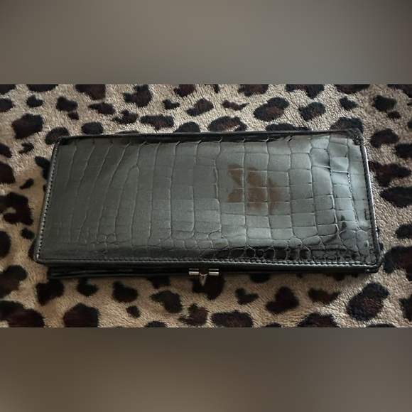 GIANNI VERSACE SIGNATURE CROC-EMBOSSED WALLET WITH GOLD MEDALLION - Picture 2 of 7